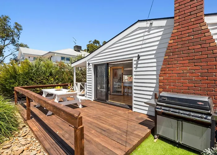 Sunset Shack - Sleeps 6 - Dog Friendly!