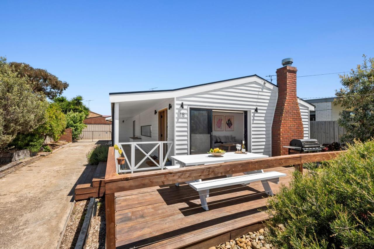 Sunset Shack - Sleeps 6 - Dog Friendly! * Ocean Grove