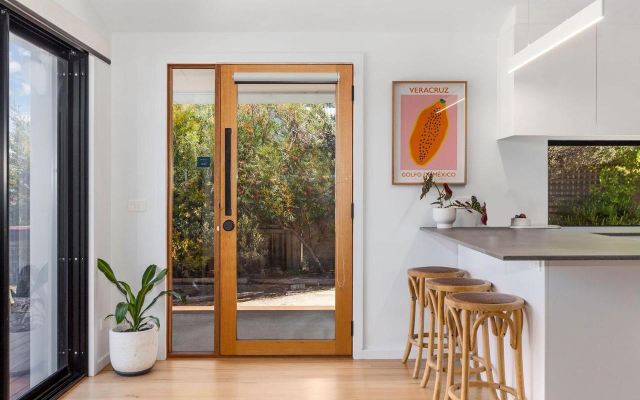 Sunset Shack - Sleeps 6 - Dog Friendly! *